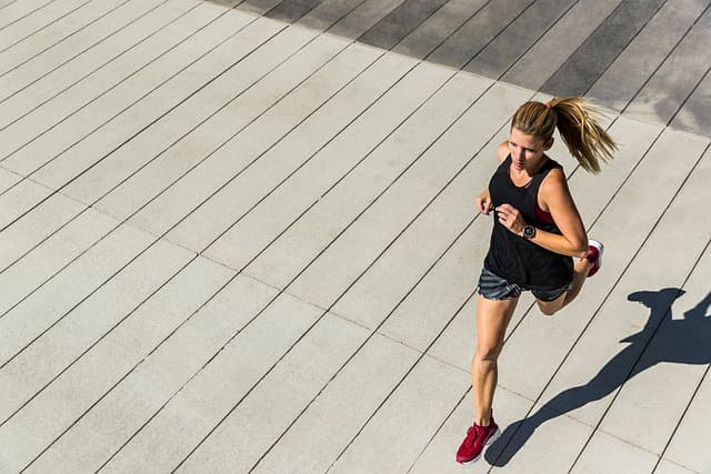Comment Adapter votre Entraînement aux Conditions Météo