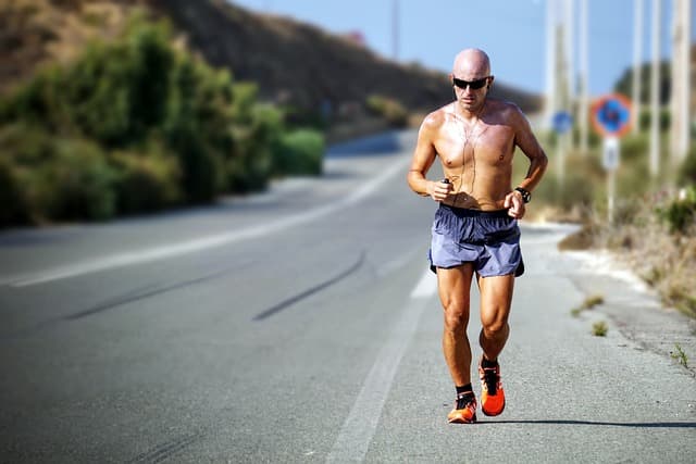 Les 10 Meilleures Techniques d'Échauffement pour Courses Rapides